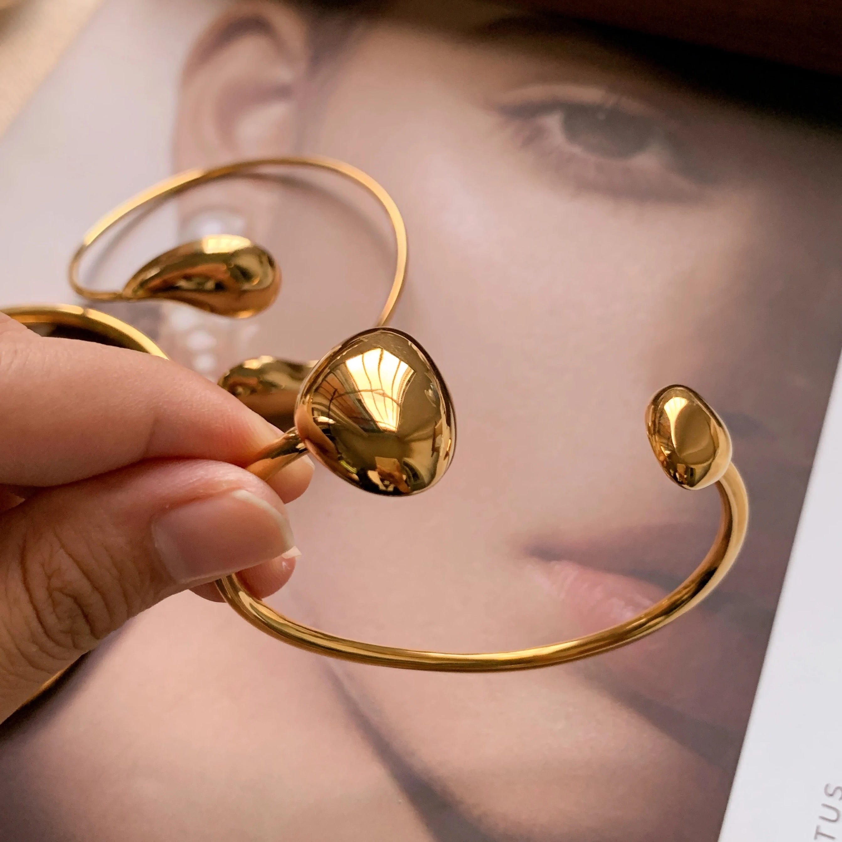 Sculpted Glow Bangles