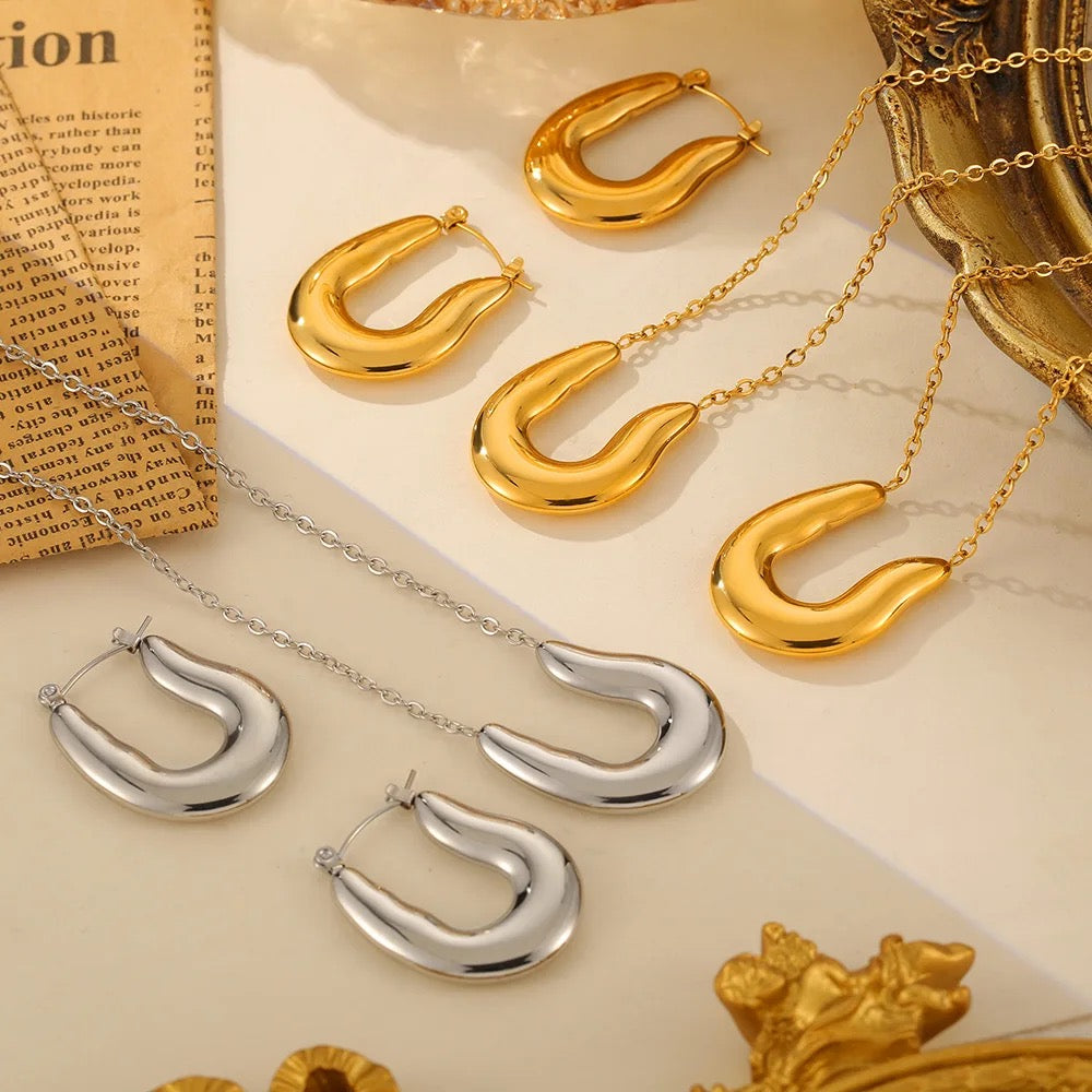 Horseshoe Hoop Pendant Necklace