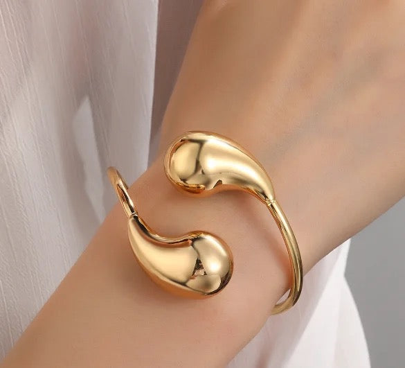 Sculpted Glow Bangles