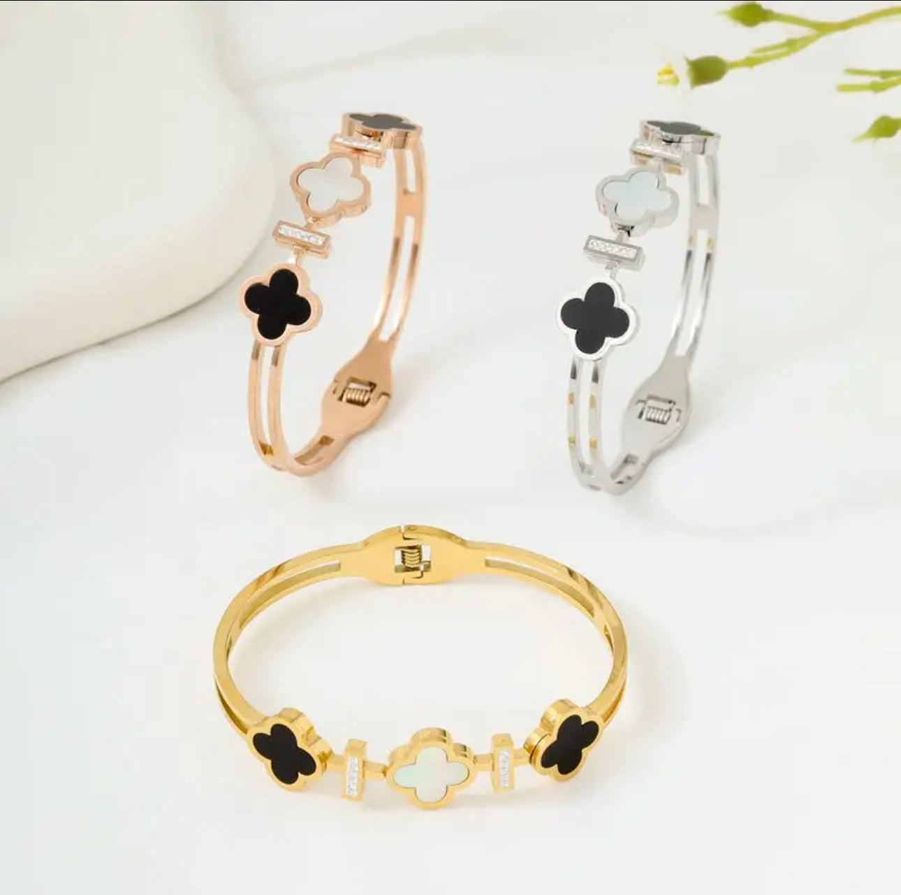 Clover Elegance Adjustable Bracelet