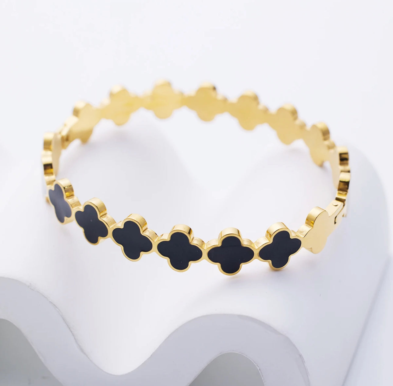 Enchanted Clover Black & Gold Bracelet