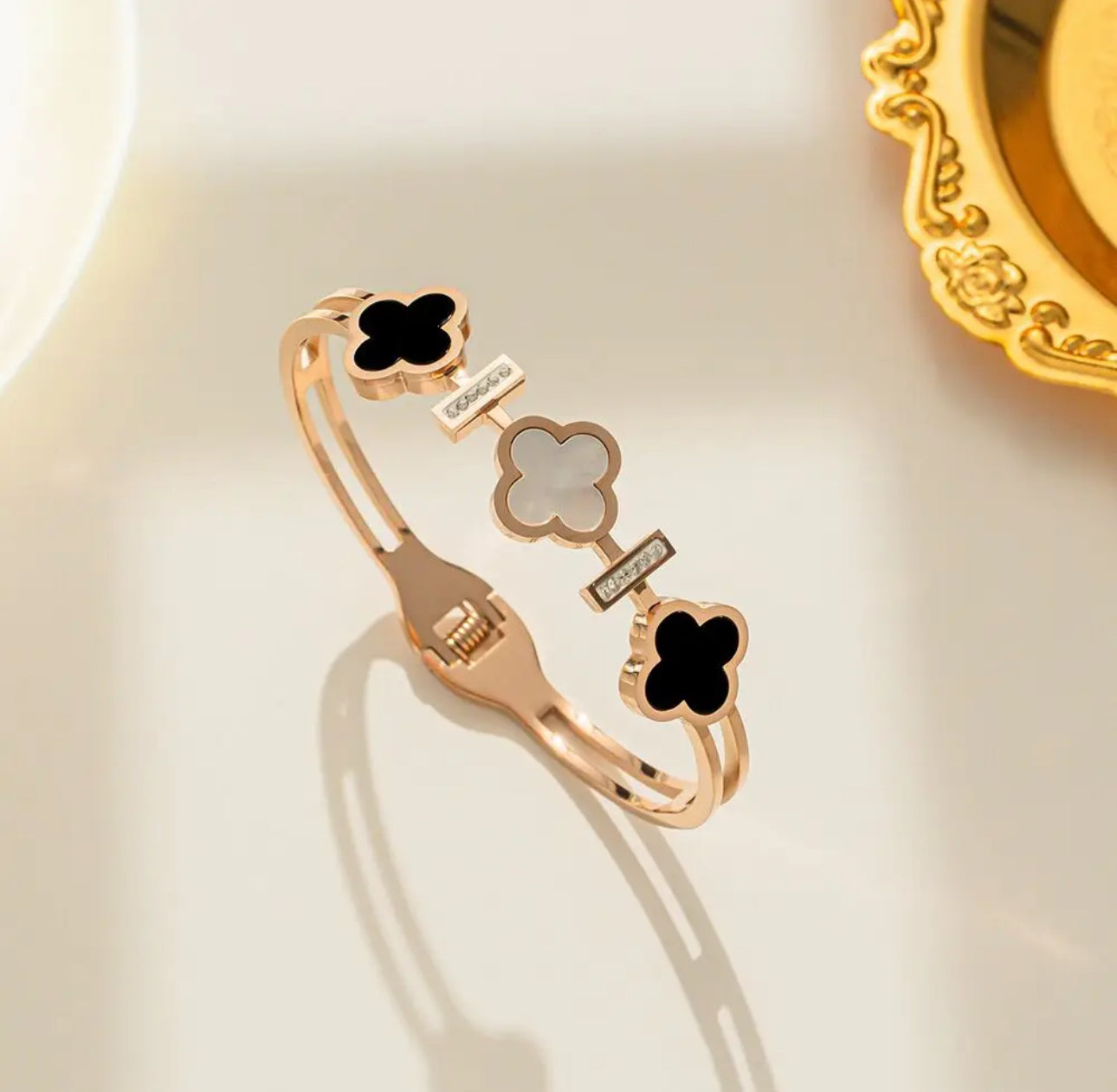 Clover Elegance Adjustable Bracelet