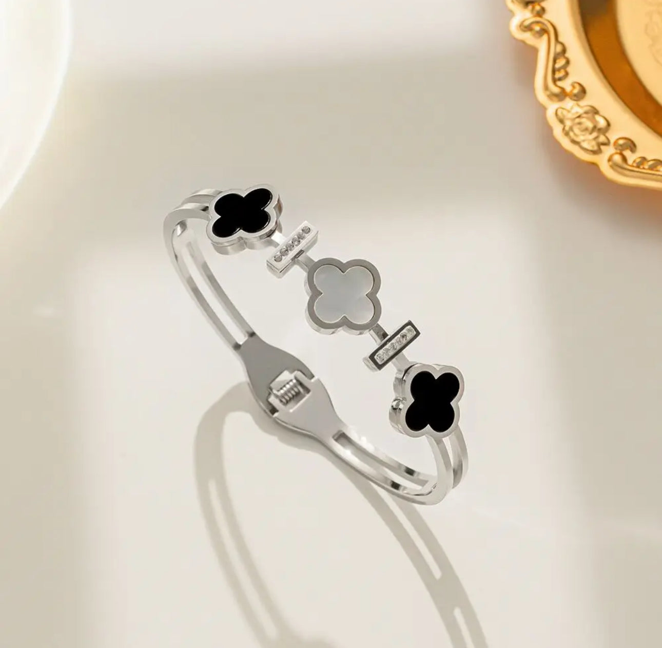 Clover Elegance Adjustable Bracelet