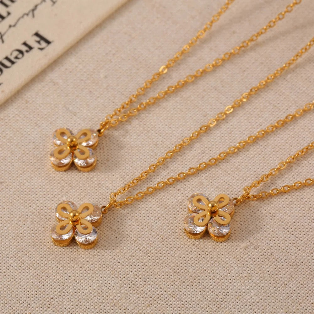 Golden Bloom Pendant Necklace Set