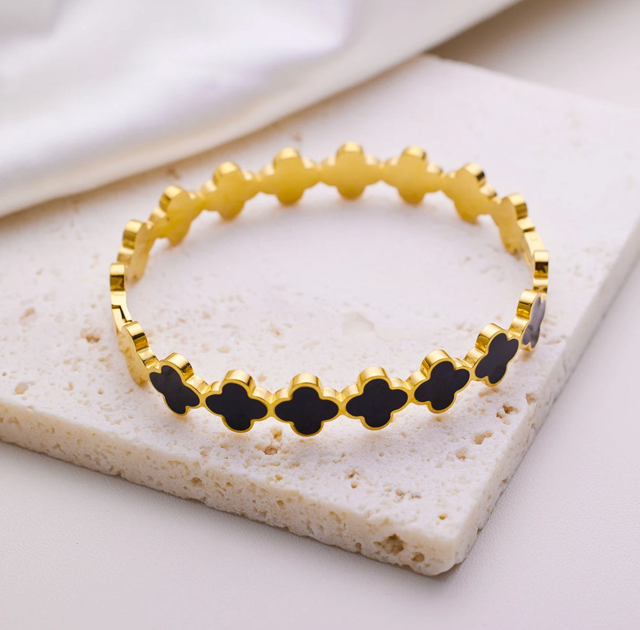 Enchanted Clover Black & Gold Bracelet